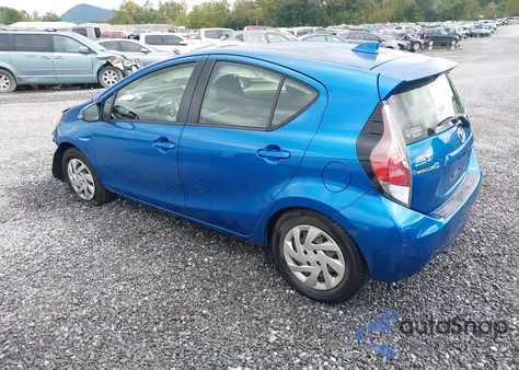 2015 Toyota Prius C z USA, uszkodzony, nr VIN JTDKDTB30F1577054
